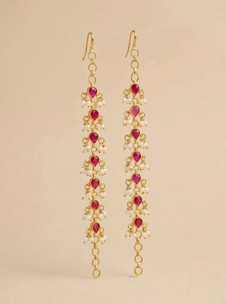 Ruby Pearl Earchain